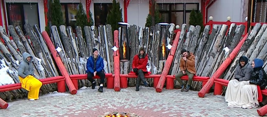 приход новых участников (фото из эфира на «Okko»)