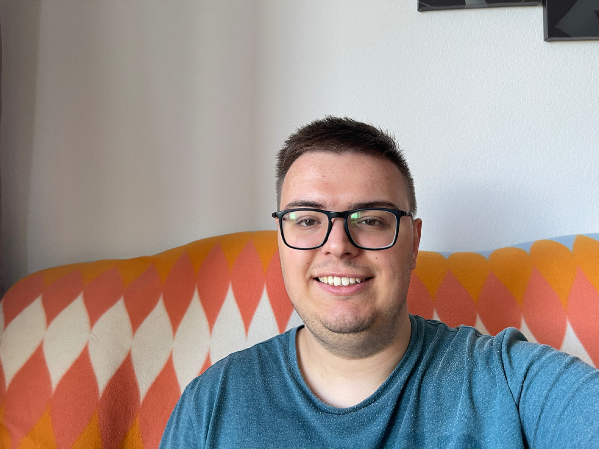 Всех приветствую! Меня зовут Михаил, автор канала.