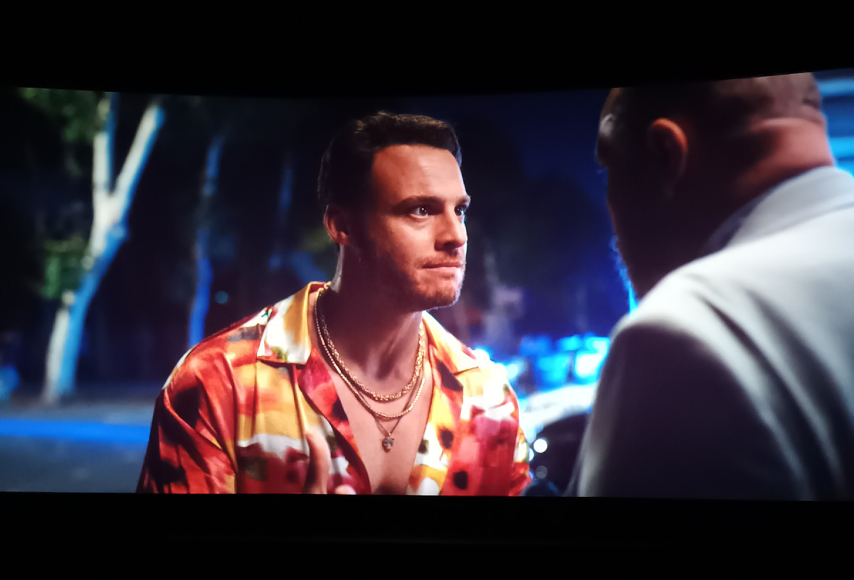 Кадр из фильма. Керем Бурсин