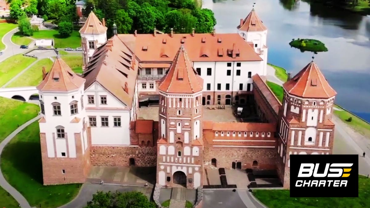 Тур в Мирский замок в Беларуси