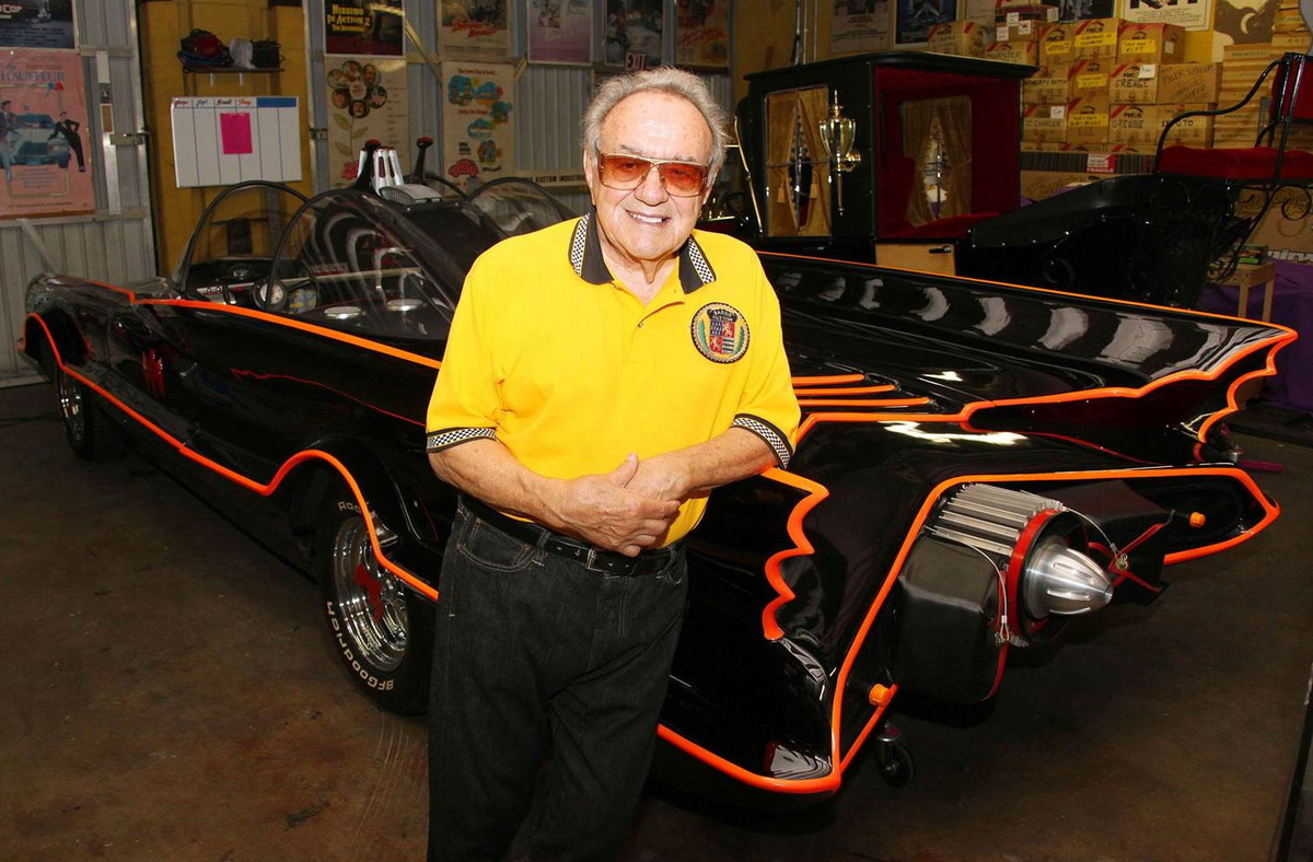 Batmobile. Он был создан специально для одноимённого фильма «Batman» (с англ. – ‘Бэтмен’), вышедшего на экраны в 1966 году.