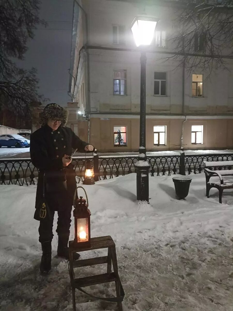 Бродить по улицам в сильный мороз без точки обогрева было холодно и гиду, и экскурсантам. Фото: Андрей Сметанин. Фото из личного архива