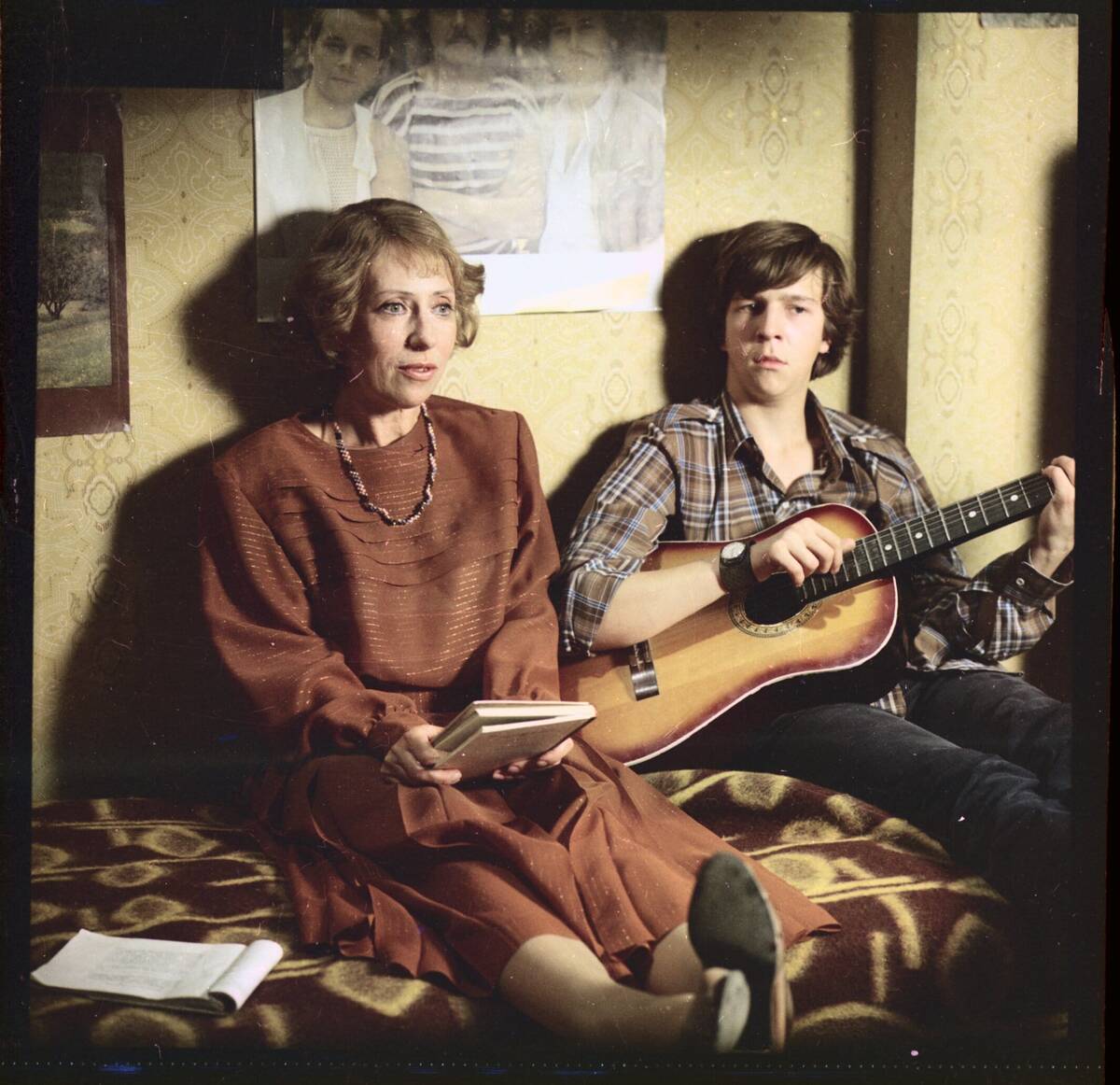 "А принципы самые несложные. Хотелось бы иметь приличный оклад, машину, квартиру в центре города и дачу в его окрестностях. Да, ещё — поменьше работать…" Фото: afisha.ru