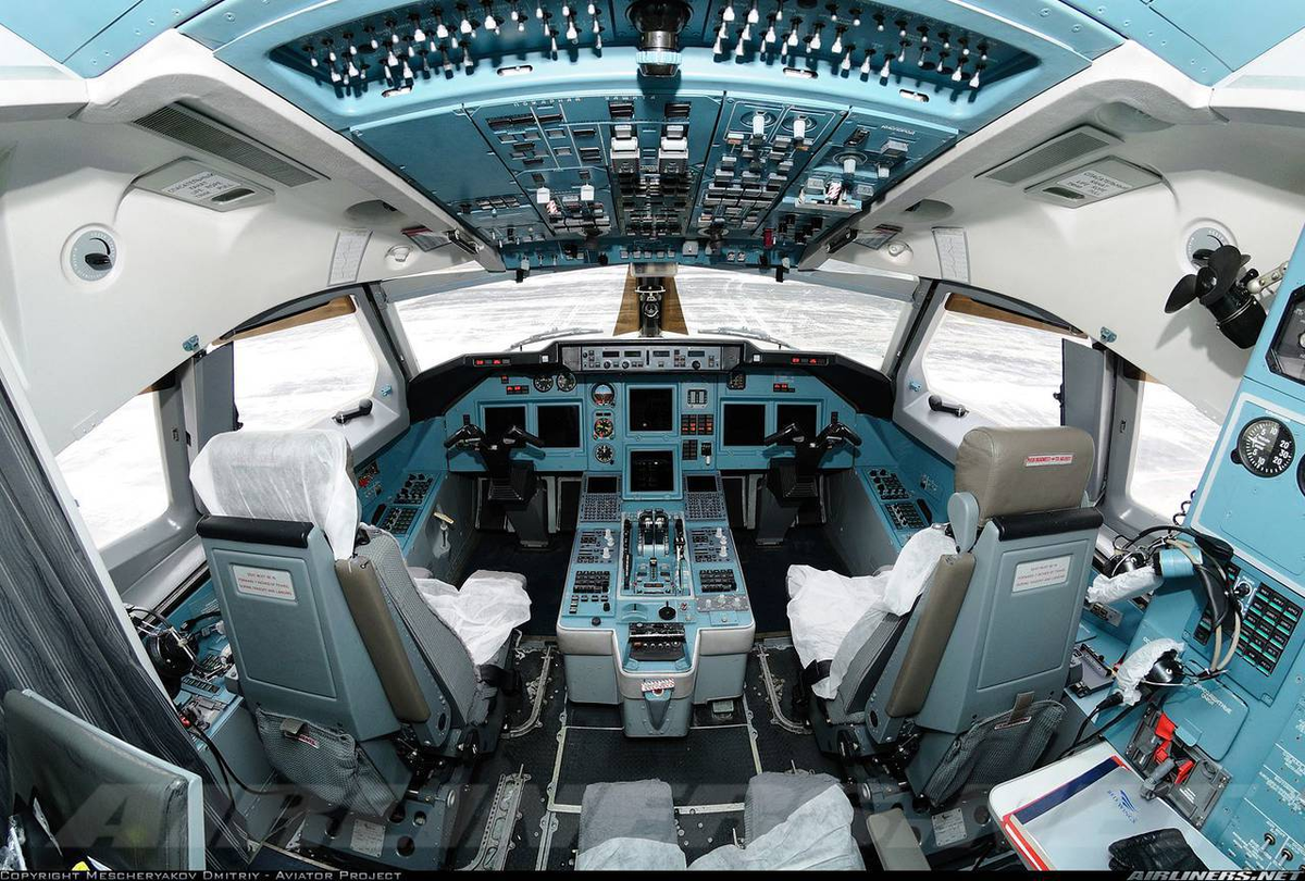 В кабине современного лайнера