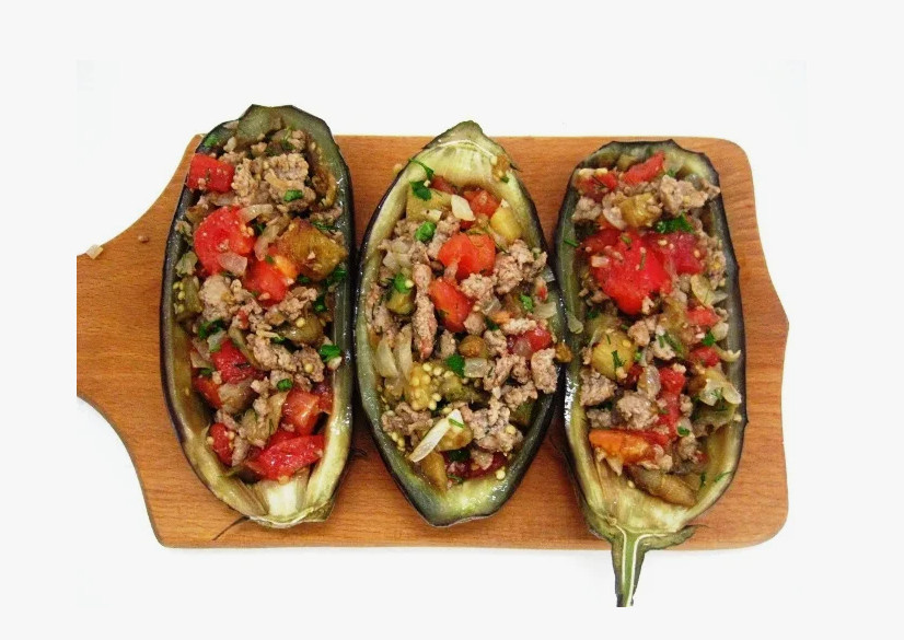 Готовые баклажаны с фаршем и овощами