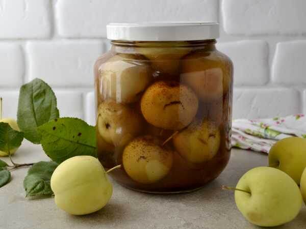 Маринованные яблоки по — болгарски