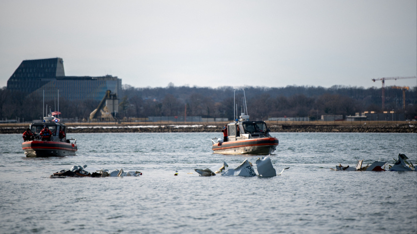    Фото: Reuters/TAYLOR BACON/U.S. COAST GUARD; 5-tv.ru