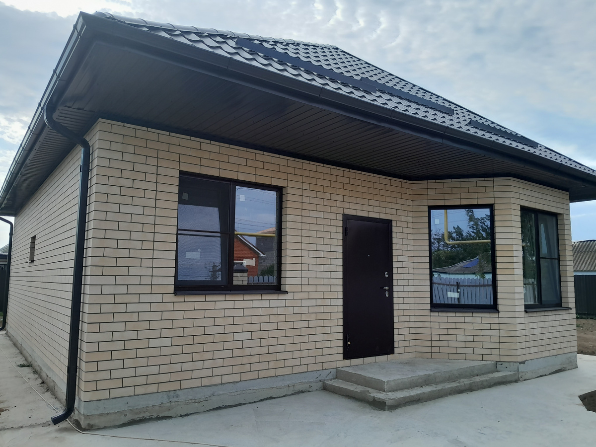 Это второй дом, который мы рассматривали и так не дождались нужных документов.