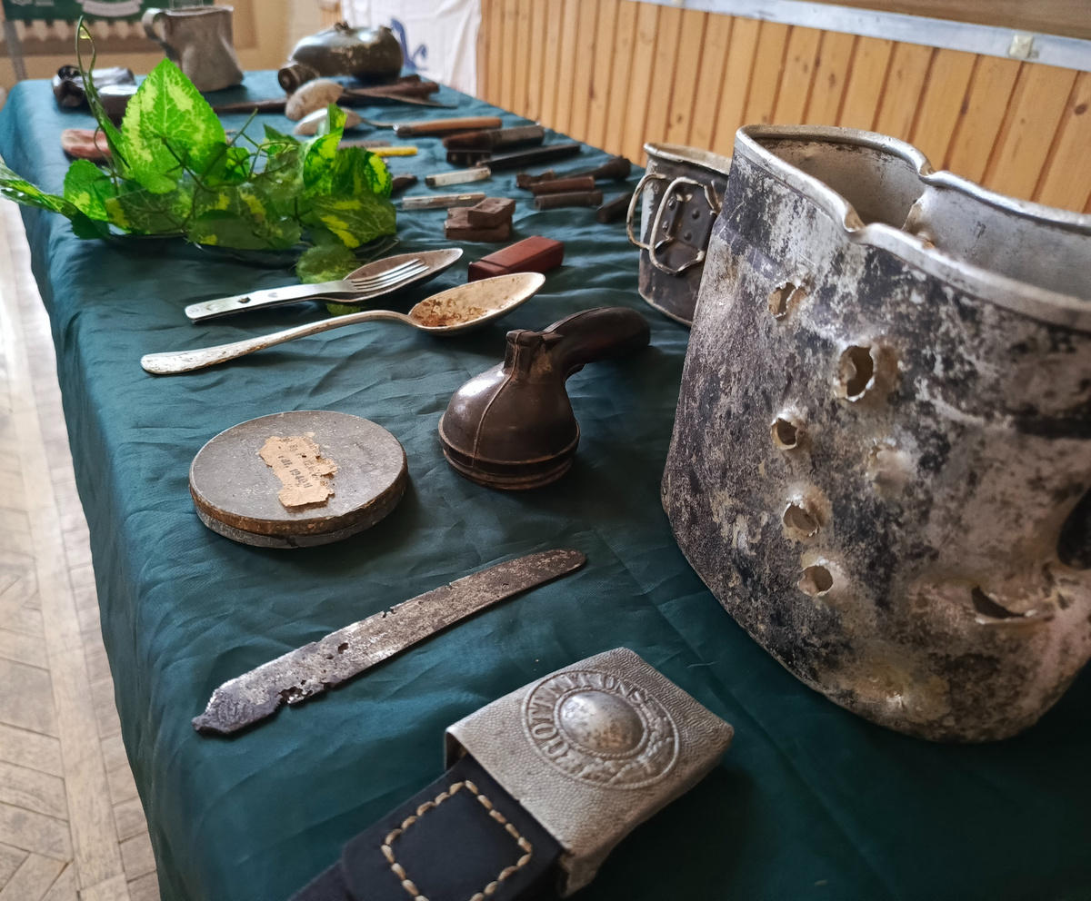 Сегодня, вот, с поисковиками из Вологодской области встречались