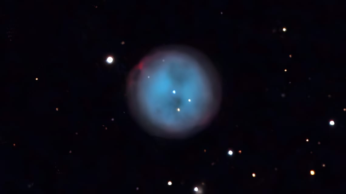 Туманность Сова (M97) — классическая планетарная туманность округлой формы с уникальными “совиными глазами”.