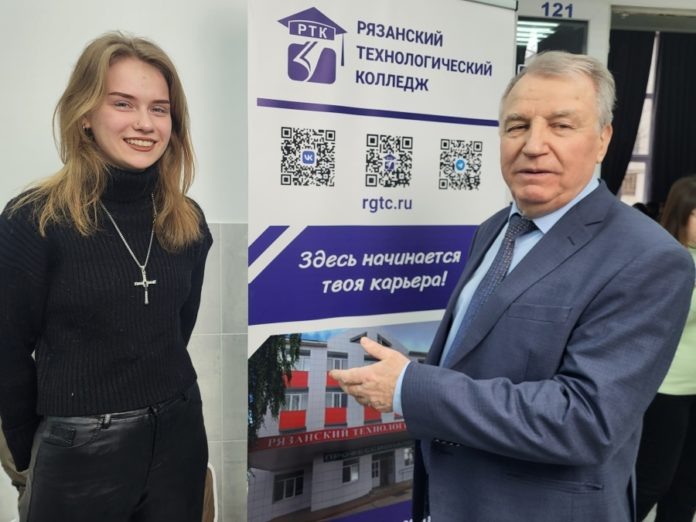 Директор Рязанского технологического колледжа Николай Баранов работой помощника прораба строительной компании Людмилы Шуенковой доволен