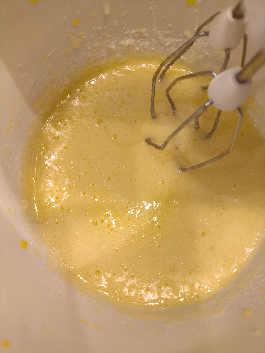 Взбиваем яйца