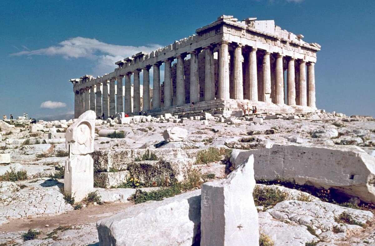 https://upload.wikimedia.org/wikipedia/commons/thumb/7/7a/The_Parthenon_Athens.jpg/1200px-The_Parthenon_Athens.jpg