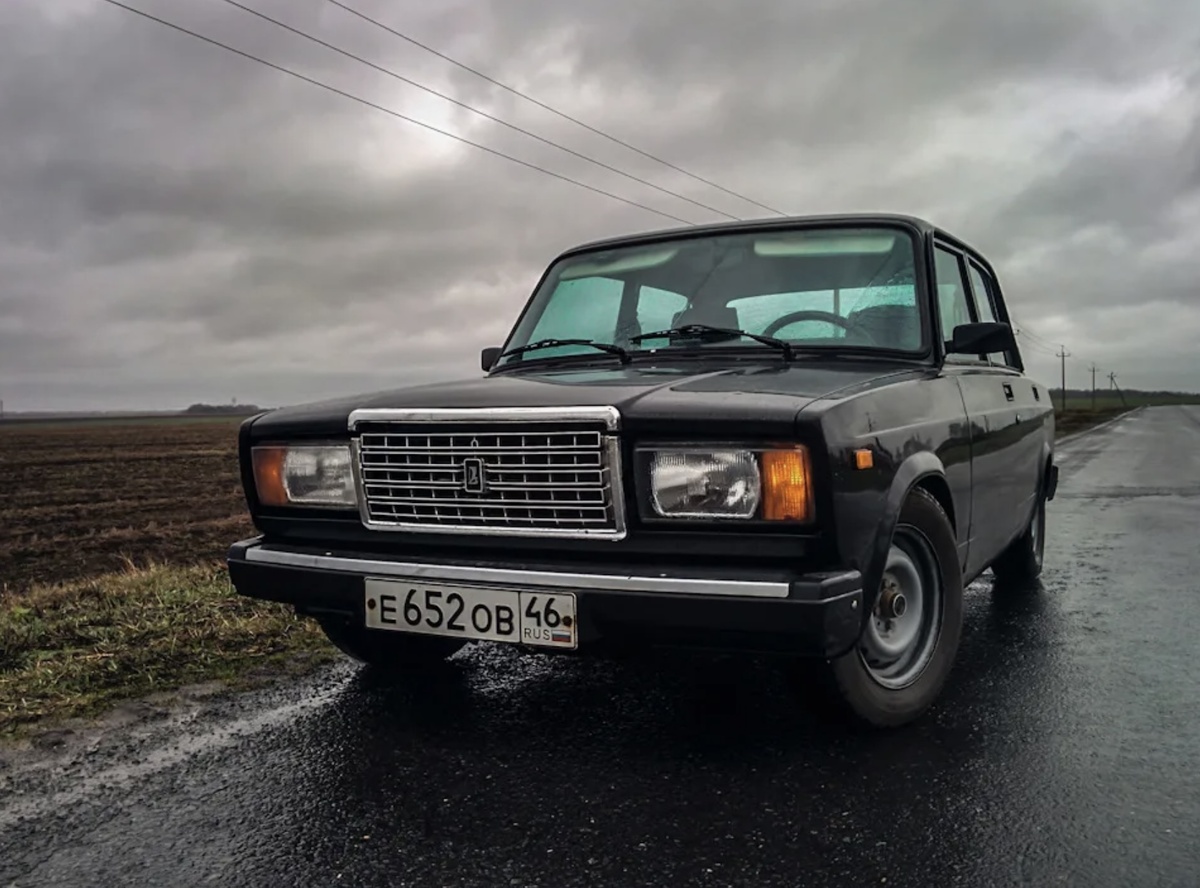 ВАЗ 2107–решетка хромированная 