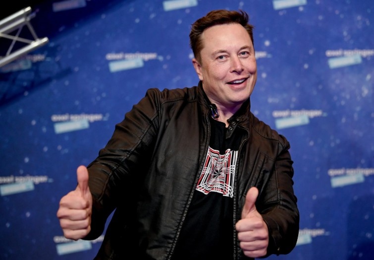 Илон Маск — американский предприниматель, инженер и миллиардер. Основатель, генеральный директор и главный инженер компании SpaceX. Инвестор, генеральный директор и архитектор продукта компании Tesla. Основатель The Boring Company. Соучредитель Neuralink и OpenAI. Владелец Twitter , знак Рака.