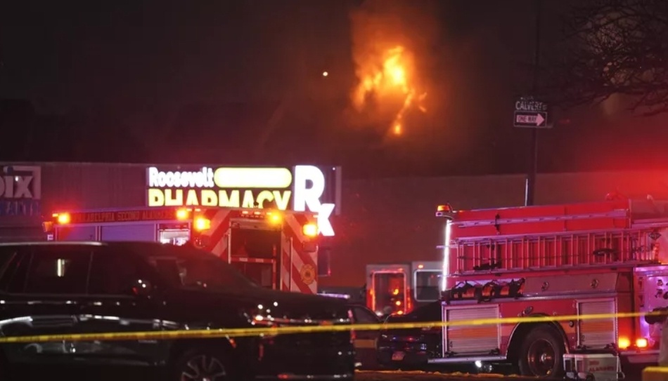 на борту разбившегося самолета в Филадельфии находилось шесть человек