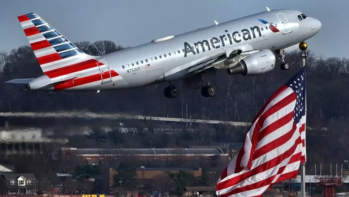 Столкновение гражданского самолета с армейским вертолетом стало самой смертоносной авиакатастрофой в США с 2001 года. Автор: Carol Guzy Источник: ZUMA Press Wire/REX/Shutterstock/The Guardian