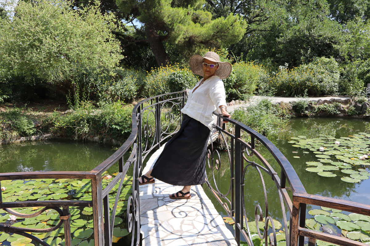 Пруд с черепахами