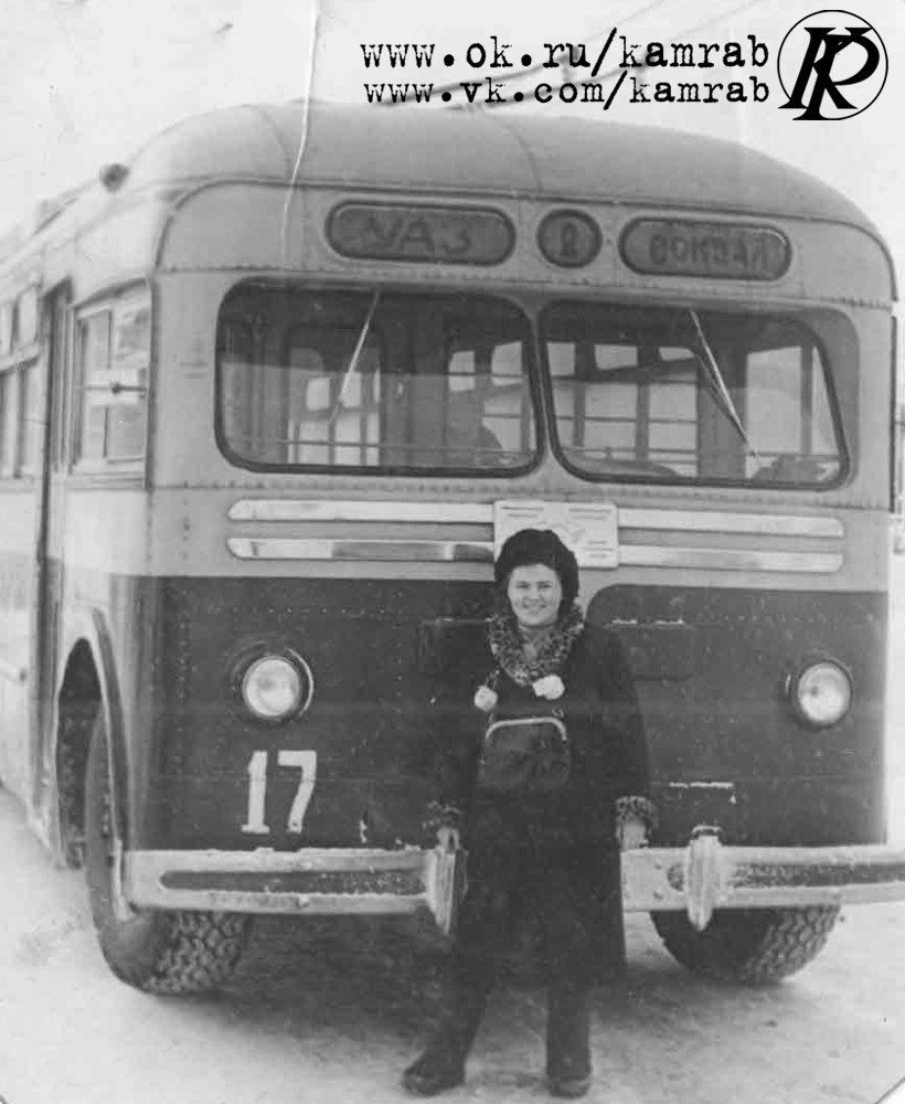 Тот самый троллейбус № 17 и его настоящий водитель.