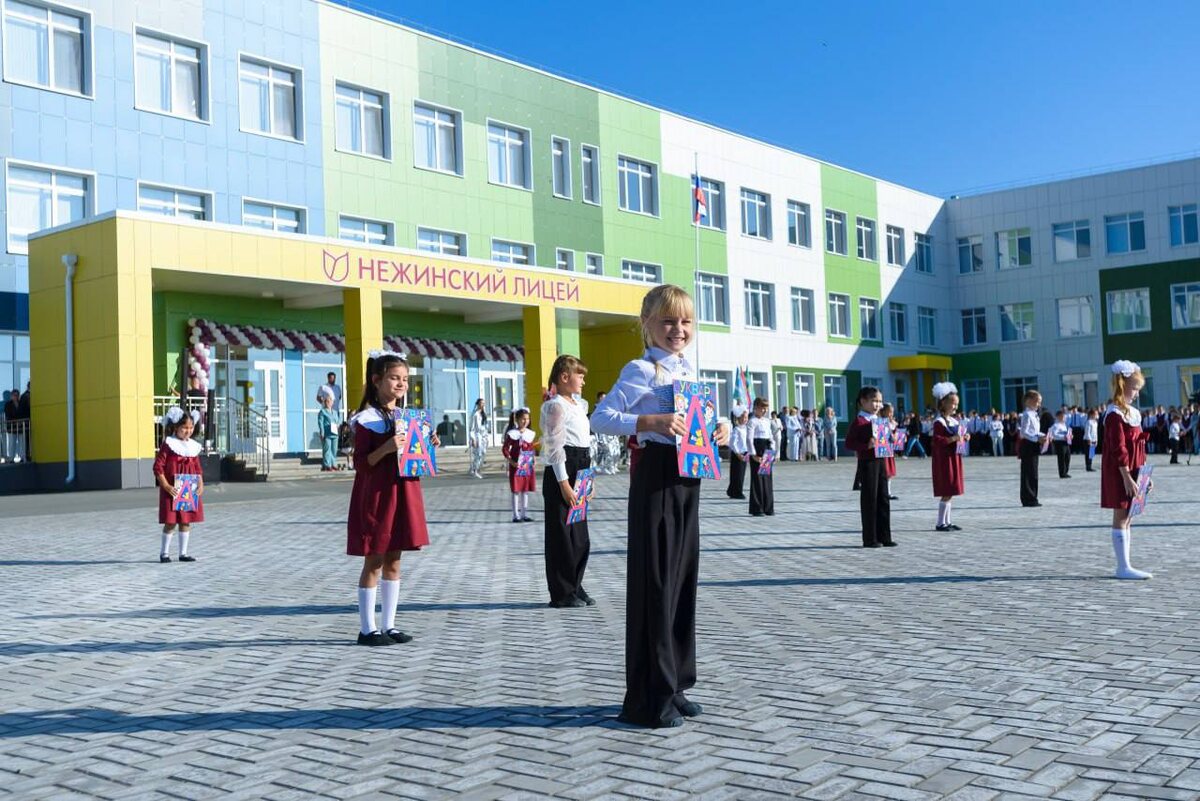  📷    Денис Паслер: Уже 20 лет в Оренбуржье есть особая дата – День родной школы Марина Шарт