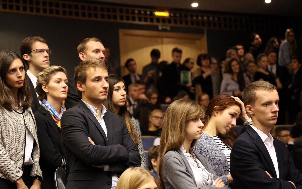    МГИМО: Академия требований и надежд