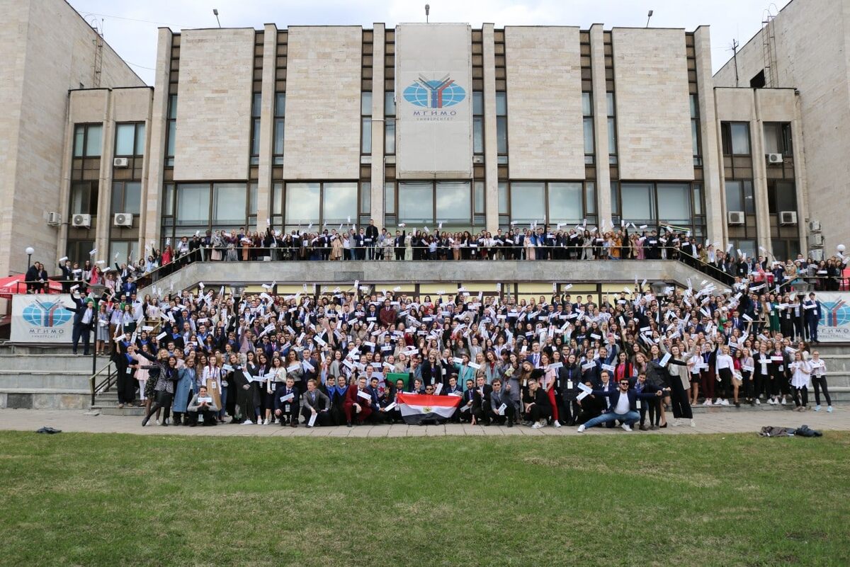    МГИМО: Академия требований и надежд