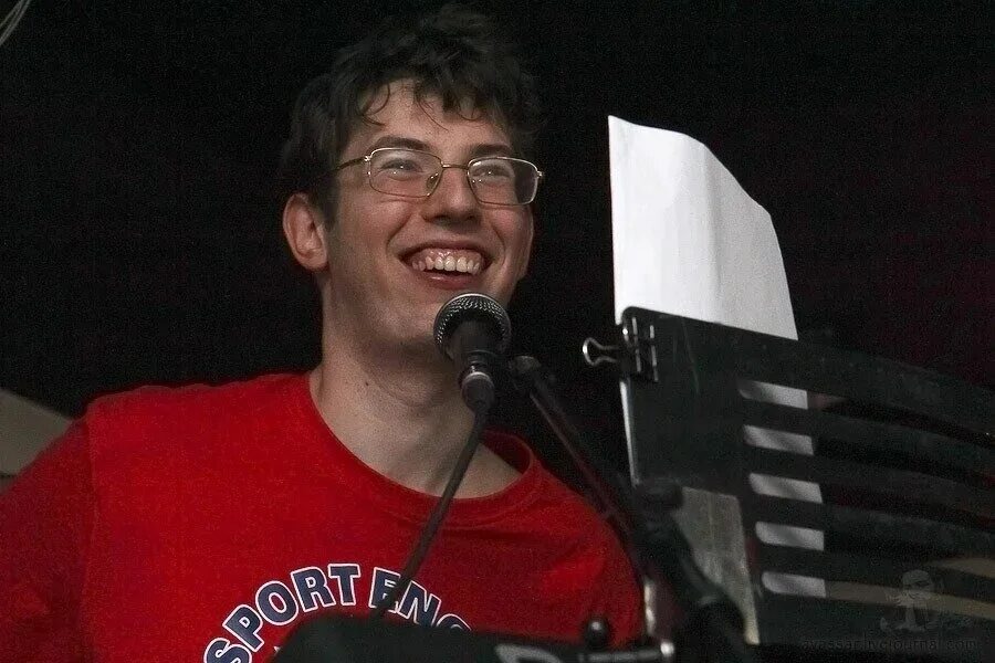 Николай Воронов на сцене, а я не