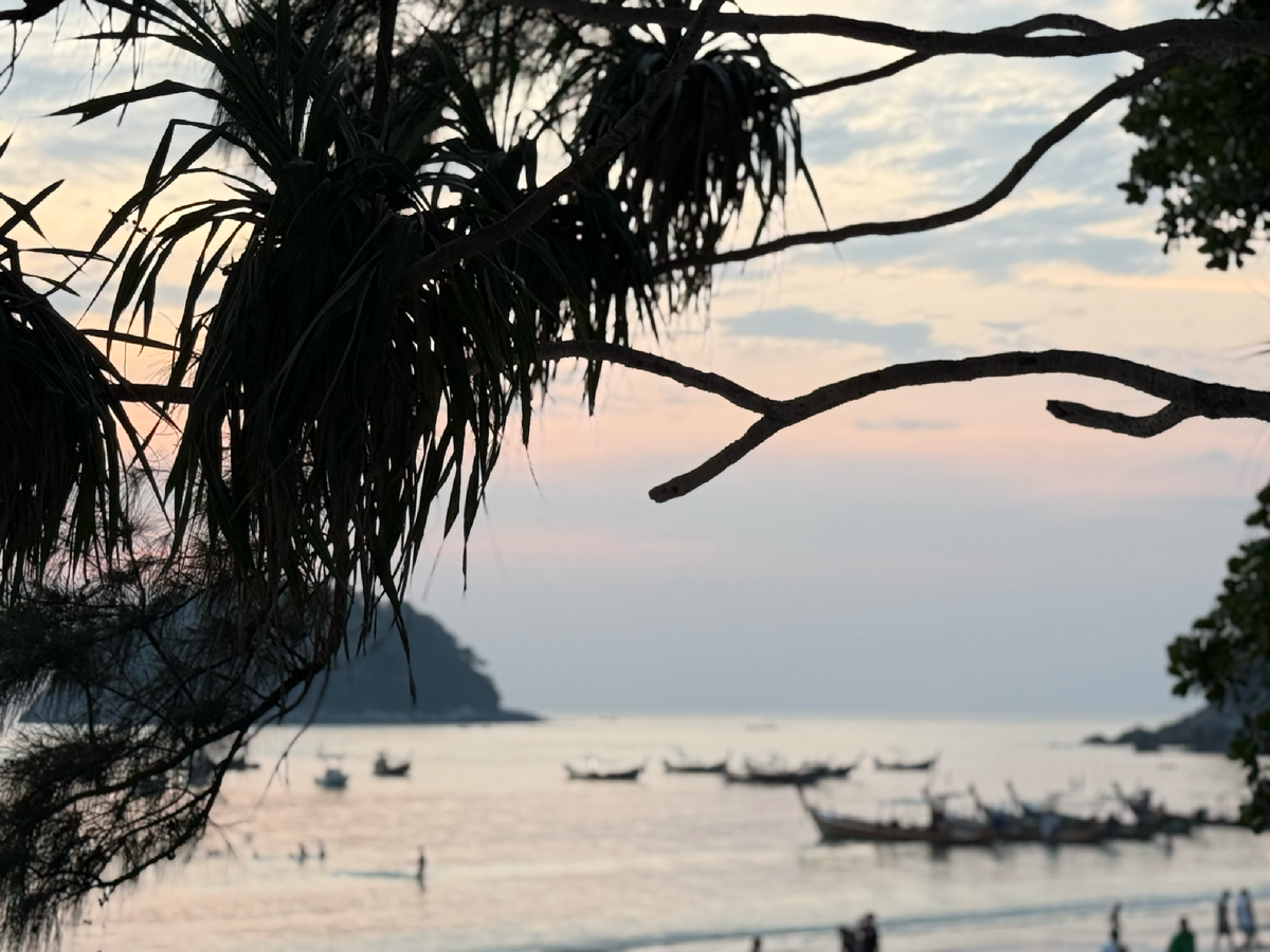 Пляж Ката Яй