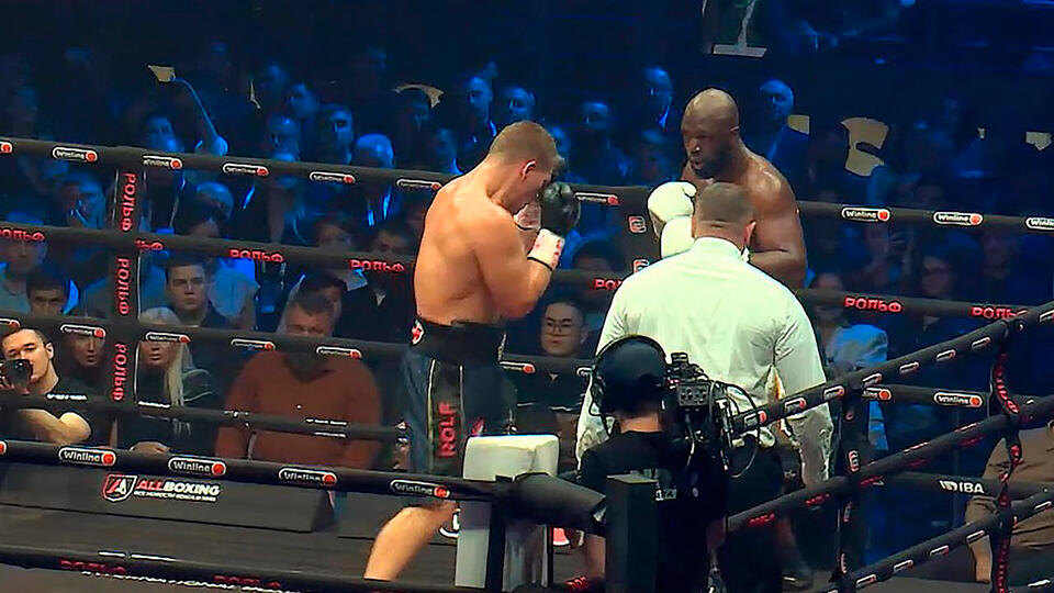     Боксерский турнир "Ночь чемпионов" прошел в Москве РЕН ТВ