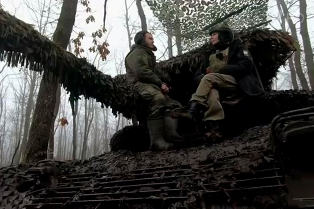    Выпуск проекта "Мы живы" вышел на Первом канале 27 января. Съемки проходили в одном из подразделений танковой роты на территории Луганской республики