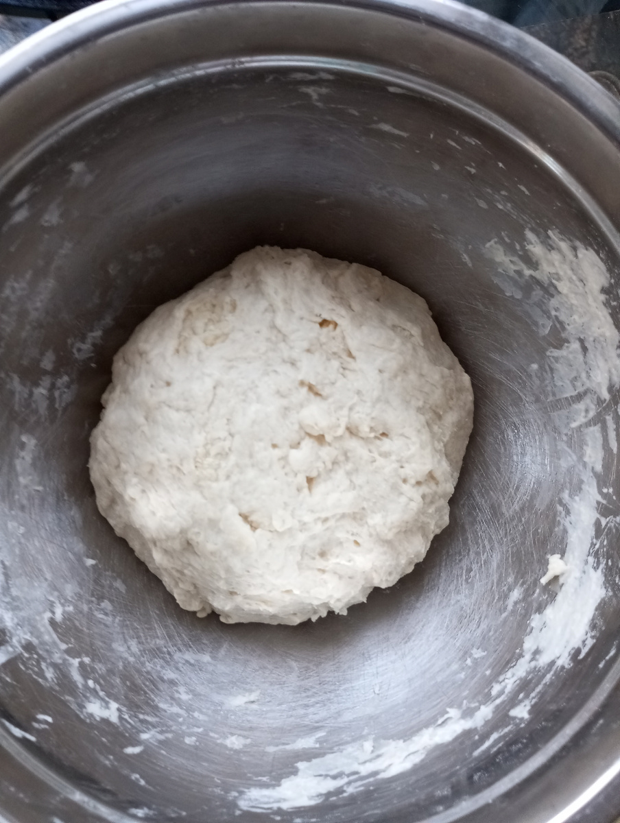 Первый раз тесто вымесила не очень хорошо