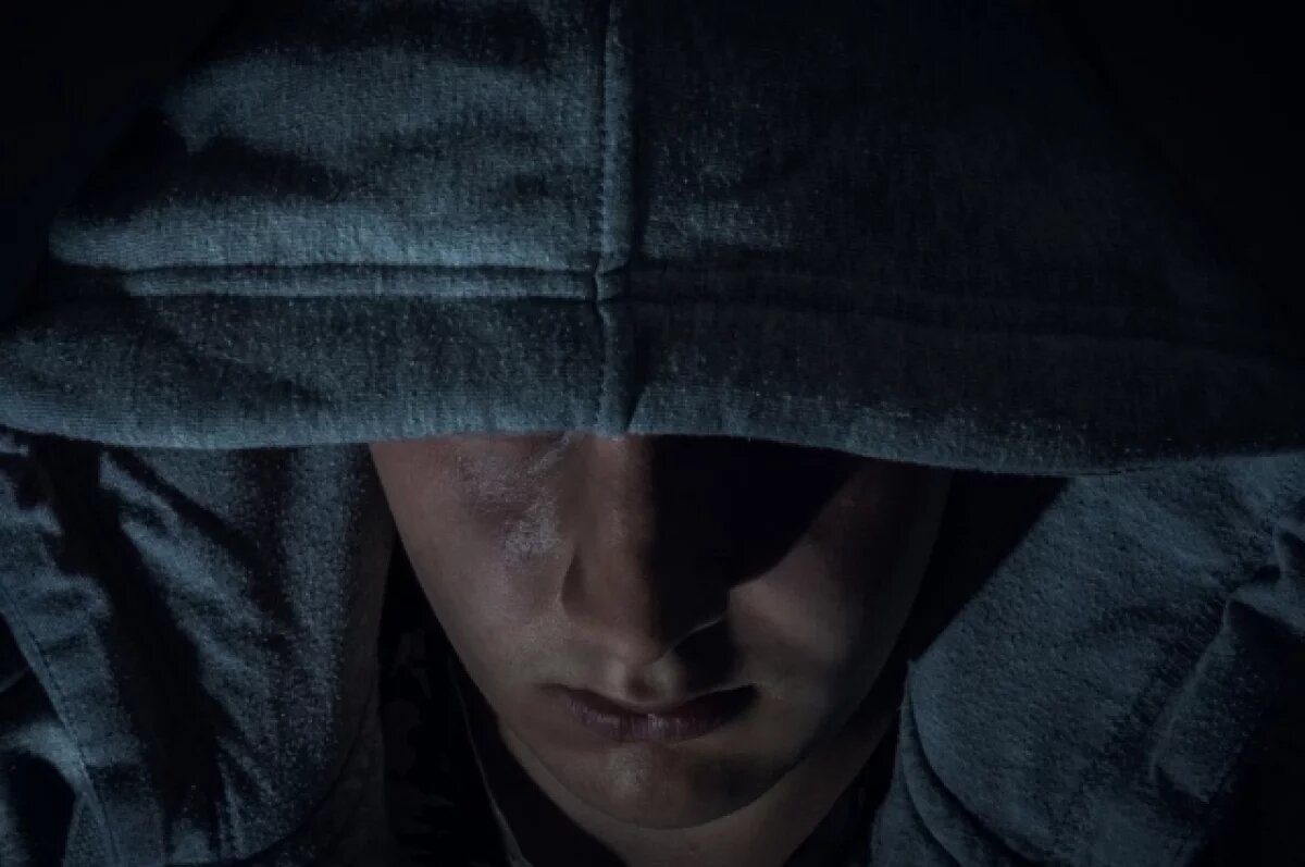    В Екатеринбурге неизвестный с пистолетом ограбил банк на 7 млн рублей