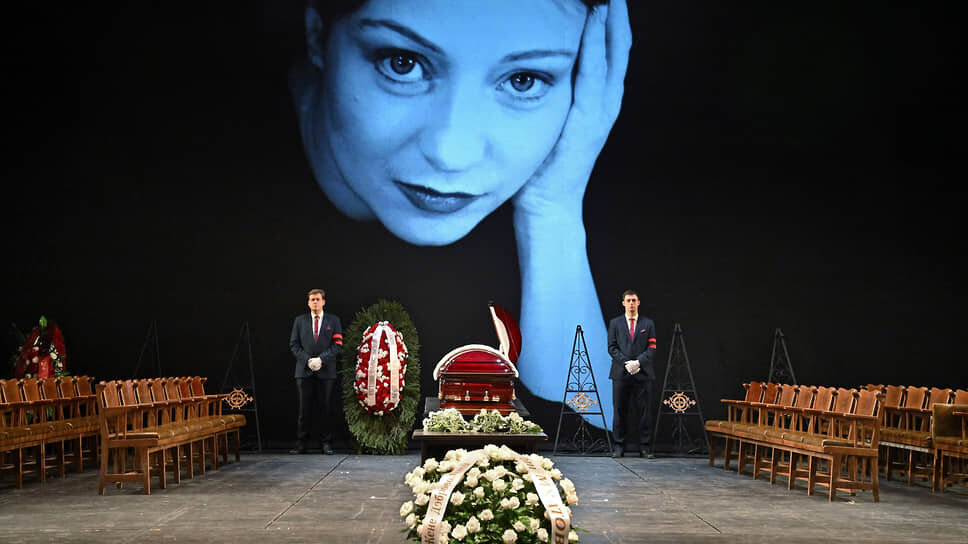 Прощание с добровольской евгенией фото в гробу