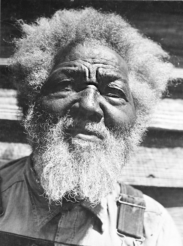    В 1776 году была принята Декларация независимости США. Планировалось, что в ней будет пункт об отмене рабства. Однако из-за сопротивления плантаторов его убрали. Рабовладение было закреплено в Конституции 1787 года. На фото: рождённый рабом Тони Томпсон / Library of Congress