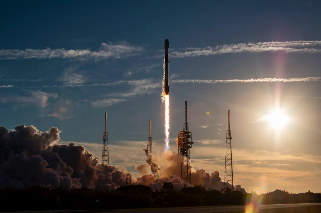 Четыре спутника, созданные компанией L3Harris для Агентства по развитию космического пространства, выводит на орбиту 14 февраля 2024 года с мыса Канаверал в рамках миссии USSF-124 ракета SpaceX Falcon 9.    
 Источник: SpaceX  📷
