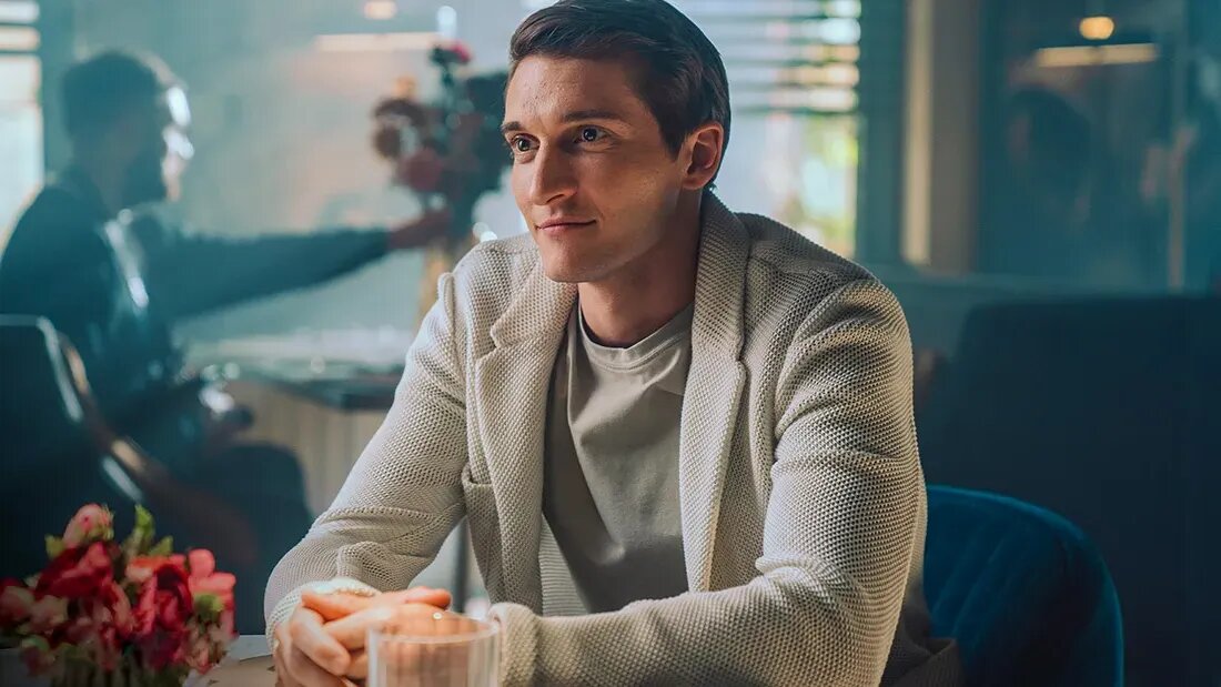 Кадр из сериала "Жить жизнь" (2023)