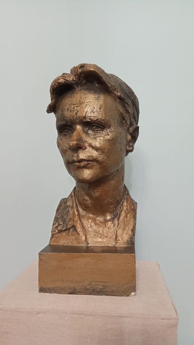 Козлова Н. Н. Бюст В. Д. Гамолина. Середина XX века. 