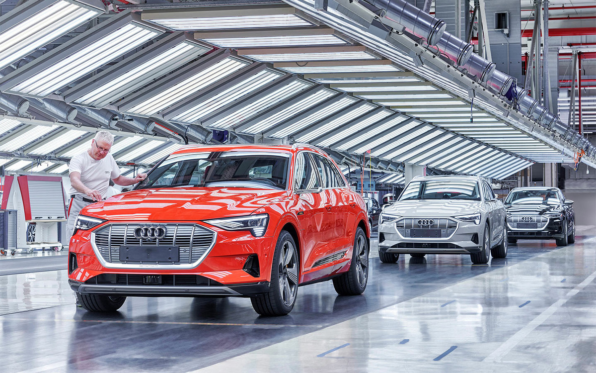 Audi📷Производство Audi Q8 e-tron на заводе в Брюсселе