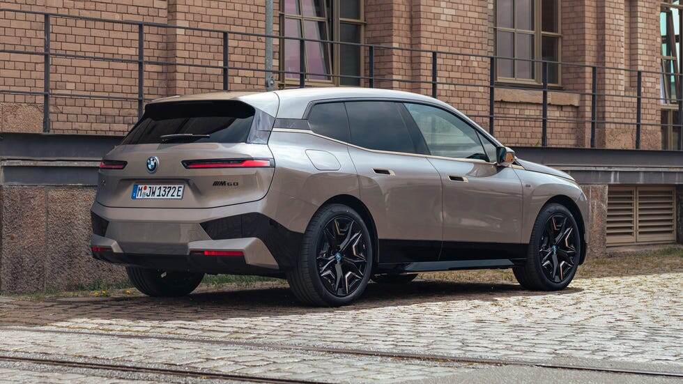BMW iX