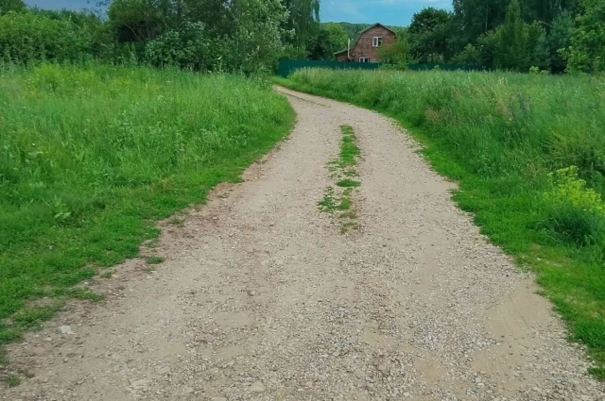    Второй автоподъезд в село Долгое на балансе администрации не состоит
