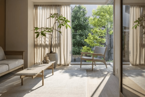 Интерьер в стиле Джапанди (фото: ideologist.ru)