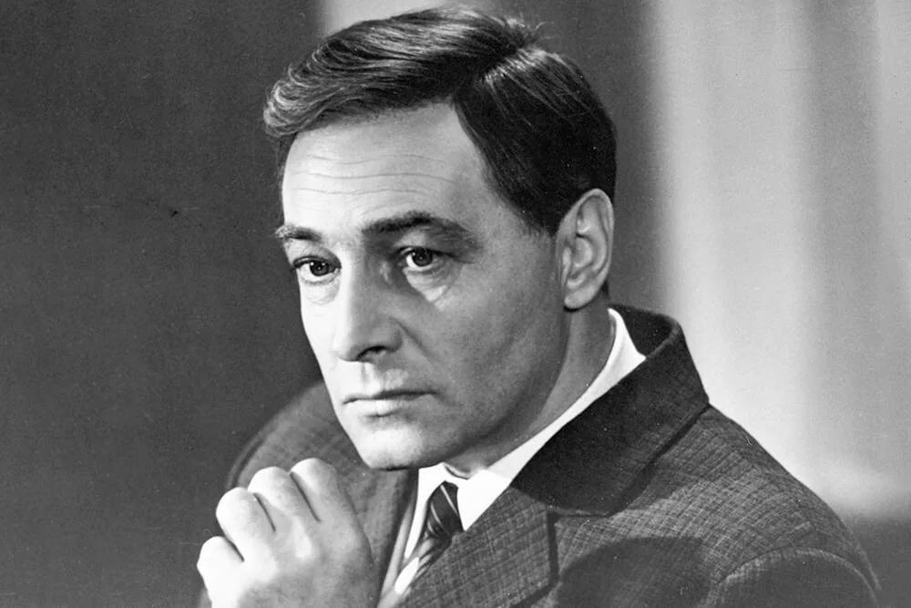 Роман с Тихоновым актриса категорически отрицала