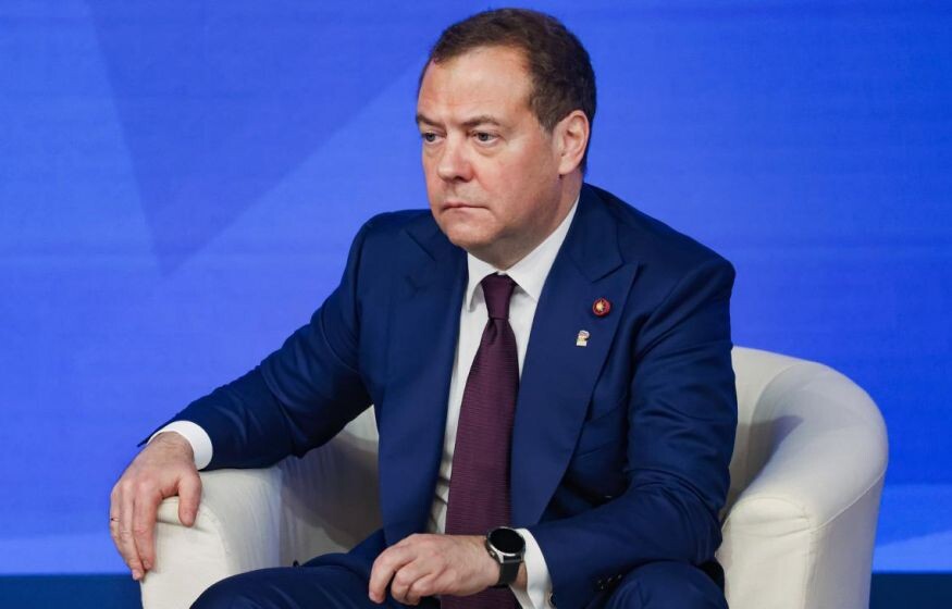    «Это уже не русофобия. Сгиньте в кровавых вихрях, как в 1968-м!»: Медведев на идею «повторить блокаду Ленинграда»