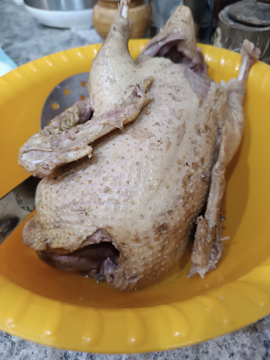 Курочка сварилась, аромат на весь дом. 