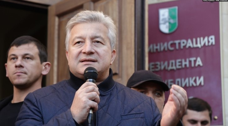    Леван Микаа - один из лишенных гражданства соратников Ардзинбы, официально назван МИД Турции в числе "дружественных" Анкаре политиков.