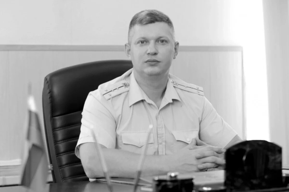    Михаил Евраев пообещал помочь семье погибшего в Ярославле капитана полиции