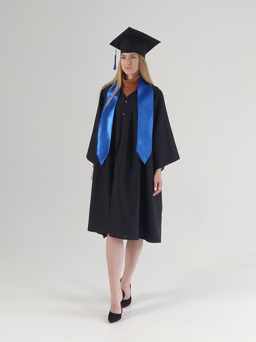 Упакована с синей кисточкой, а нужна с бордовой. Но это не проблема. Кисточки есть. Пока😳