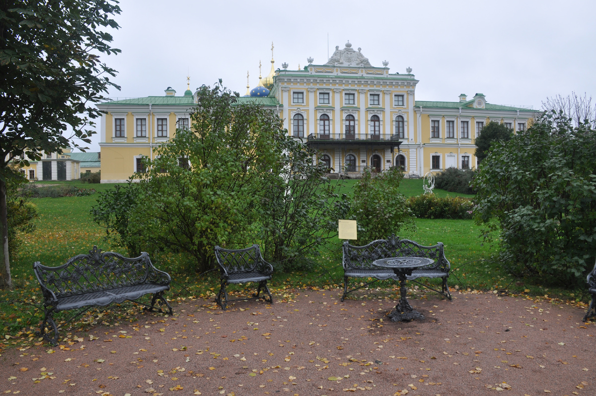 Сад Путевого дворца. 17 октября 2024 года.