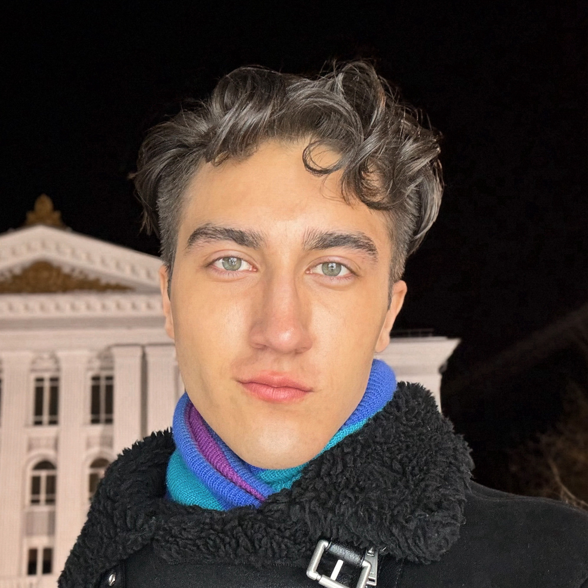 Автор статьи, верит: мир можно спасти, если научиться его «готовить» — с чувством меры и уважением к рецепту.  
