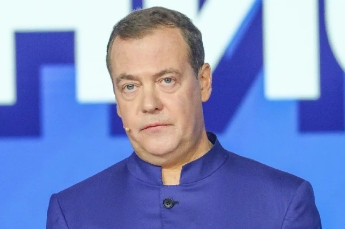    Медведев эмоционально прокомментировал слова о «новой блокаде Ленинграда»